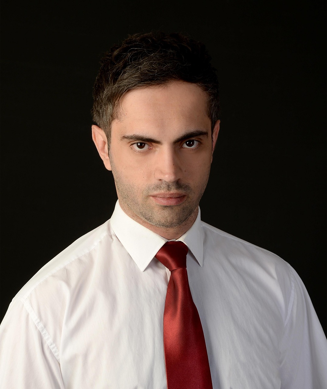 Dr. Elias Novarello